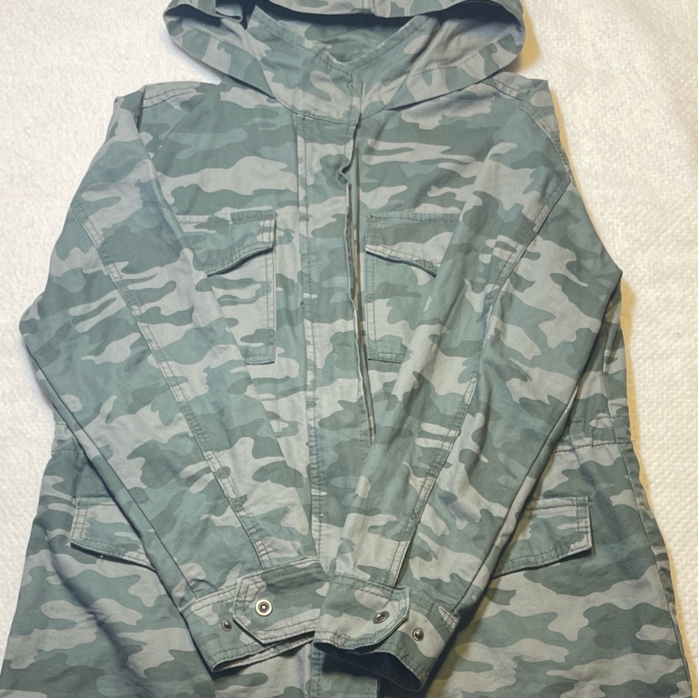 Universal Thread Women’s Camouflage Jean Outdoor Canvas Utility Jacket